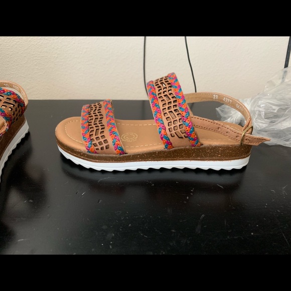 Agave Girl Boutique sandals. - Picture 2 of 3